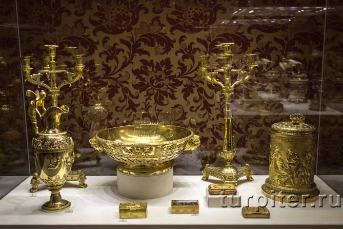 золотая посуда и подсвечники музей Фаберже