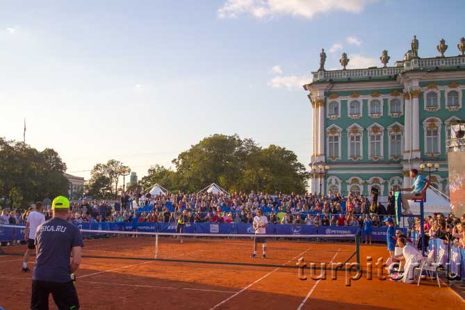 Александр Медведев на Дворцовой площади