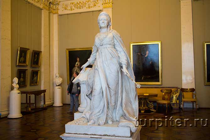 скульптура Екатерина II законодательница