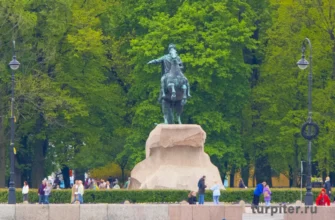 Памятник Петру Первому в Санкт-Петербурге