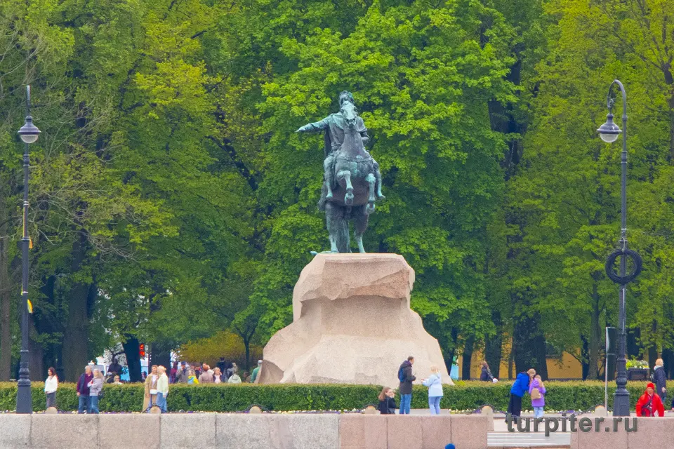 Памятник Петру Первому в Санкт-Петербурге