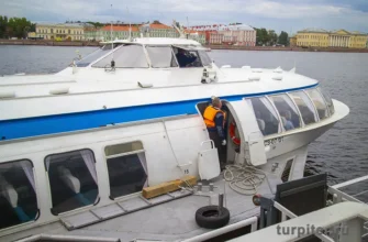 метеор старый на пристани