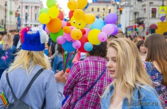 гулянье на Невском проспекте в Санкт-Птеребурге