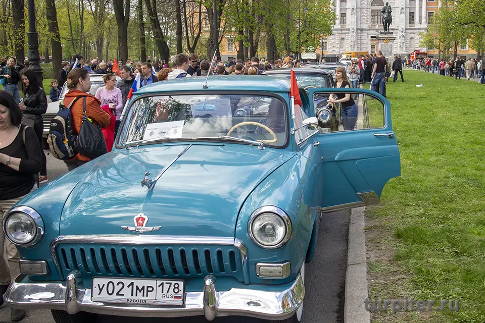 ретро автомобили в Санкт-Петербурге