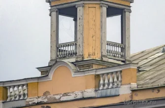разрушающийся памятник старины