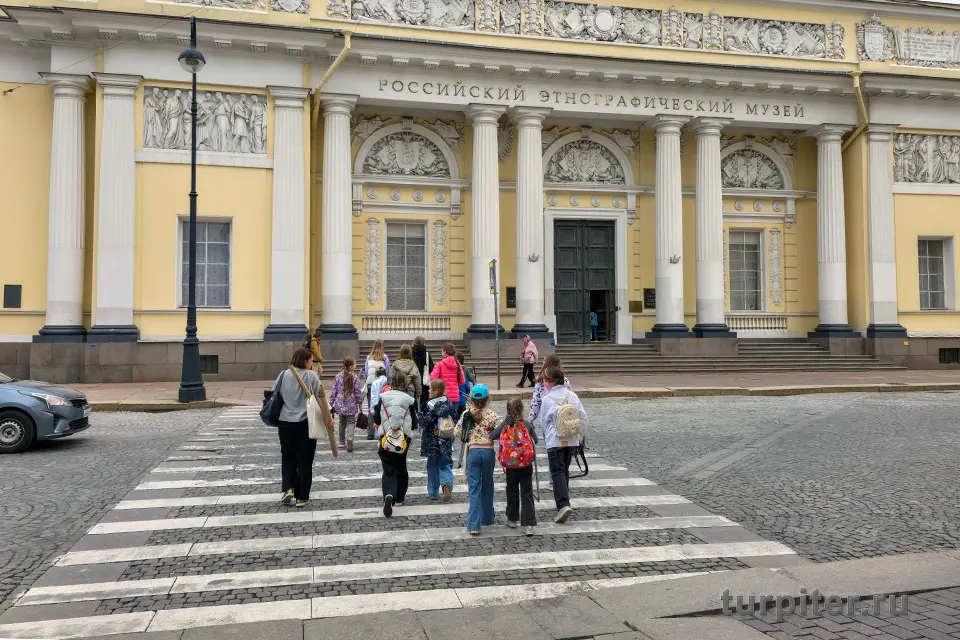 художники идут в этнографический музей Куда пойти в эти выходные 11,12,13 июля в Петербурге